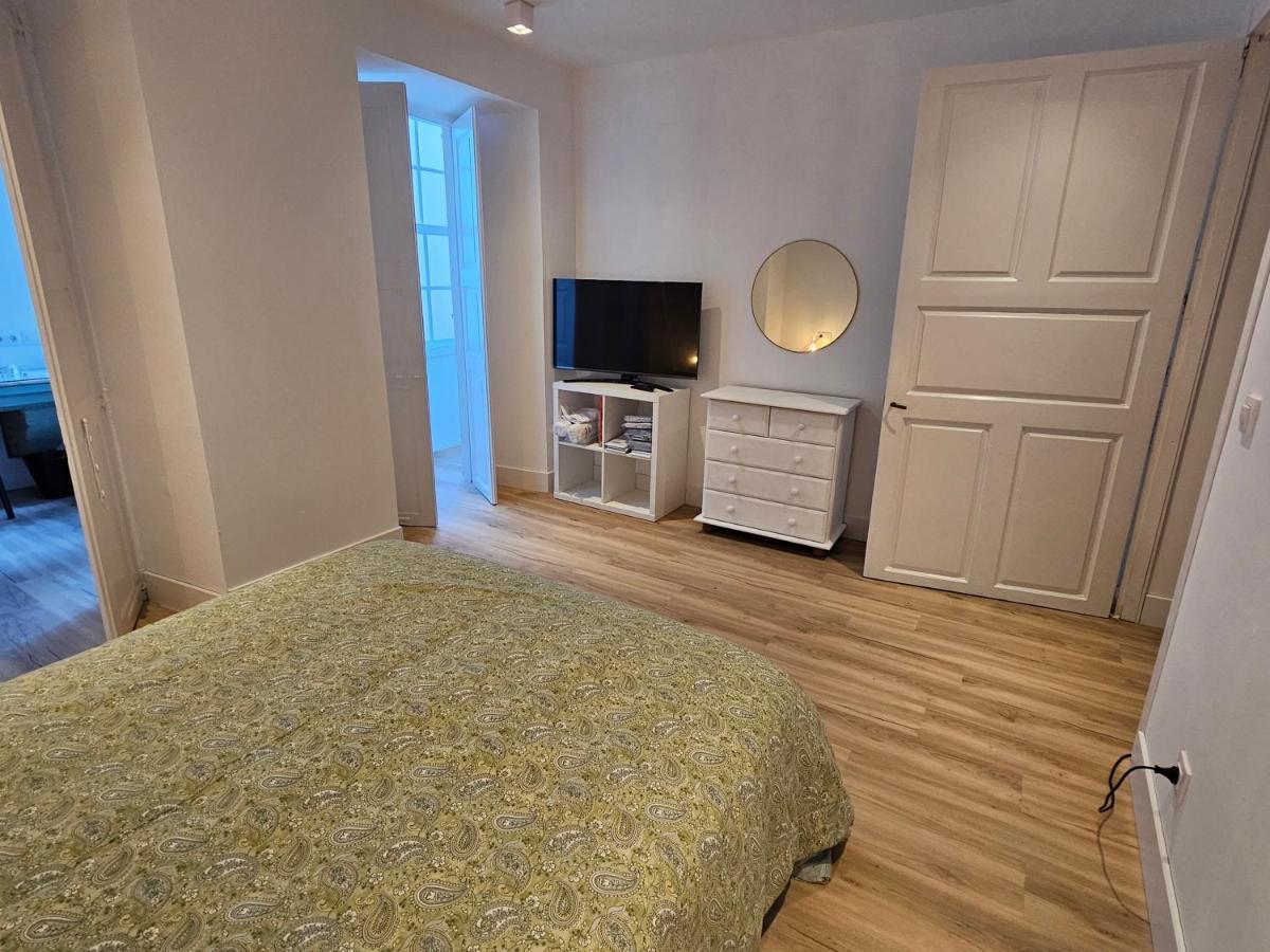 Apartamentos En El Centro - Plaza De Amboage - Wifi Феррол Экстерьер фото