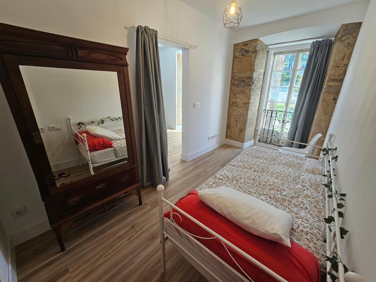 Apartamentos En El Centro - Plaza De Amboage - Wifi Феррол Экстерьер фото