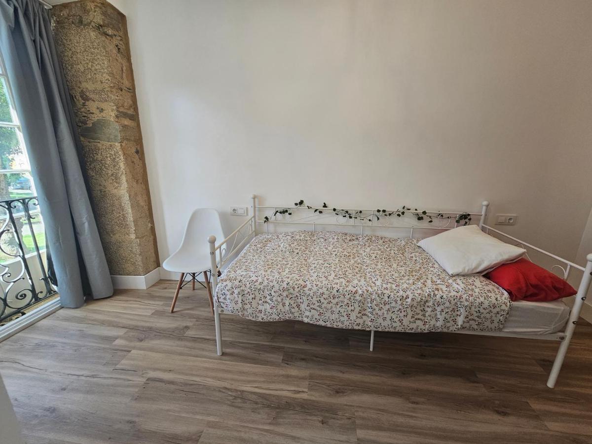 Apartamentos En El Centro - Plaza De Amboage - Wifi Феррол Экстерьер фото